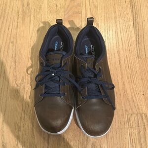 Steel toed Sketchers